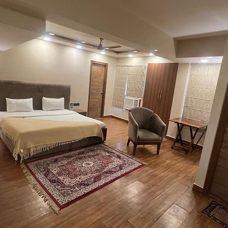 เดอะ ดรีมเฮาส์ Bed & Breakfast นิวเดลี ภายนอก รูปภาพ