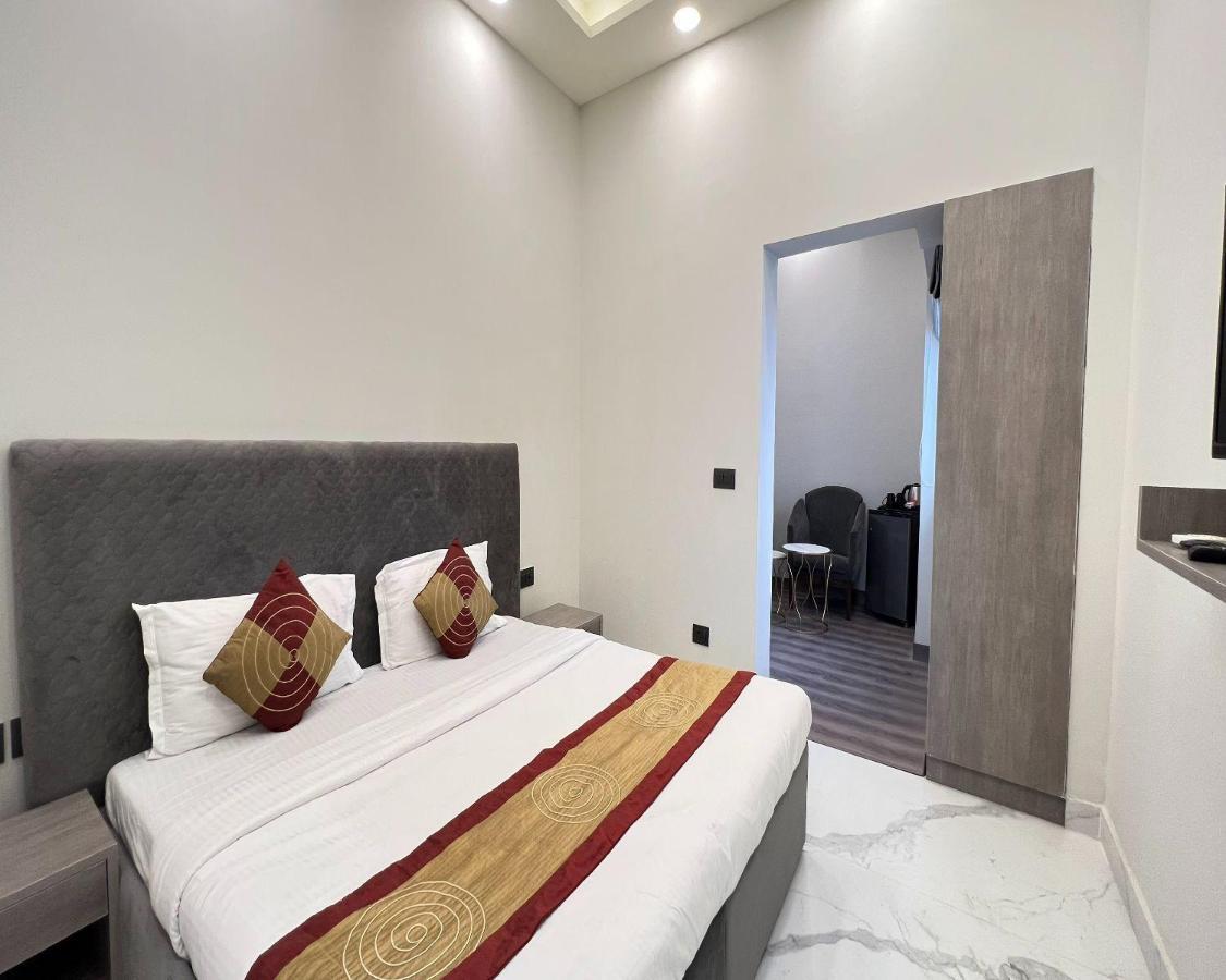 เดอะ ดรีมเฮาส์ Bed & Breakfast นิวเดลี ภายนอก รูปภาพ