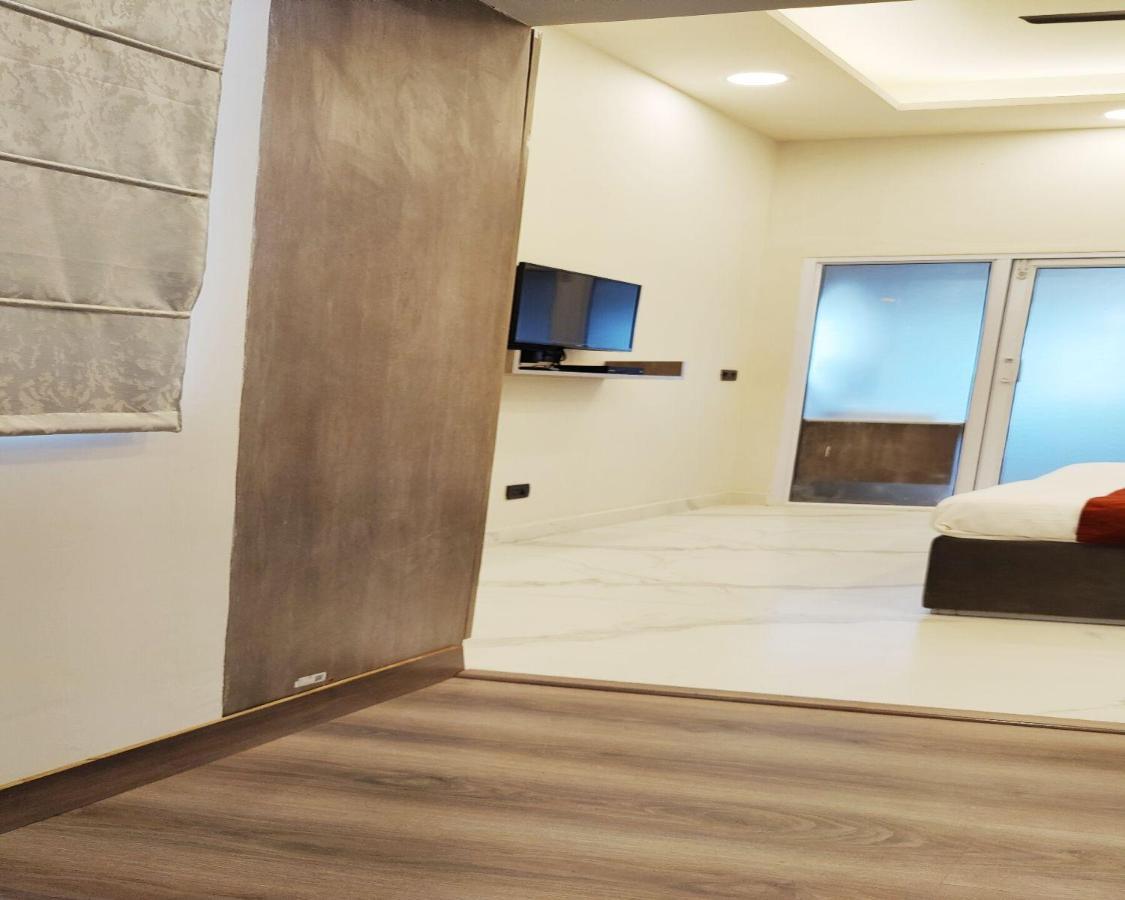 เดอะ ดรีมเฮาส์ Bed & Breakfast นิวเดลี ภายนอก รูปภาพ