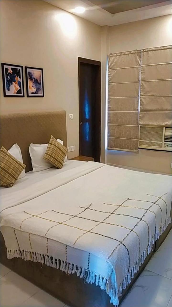 เดอะ ดรีมเฮาส์ Bed & Breakfast นิวเดลี ภายนอก รูปภาพ