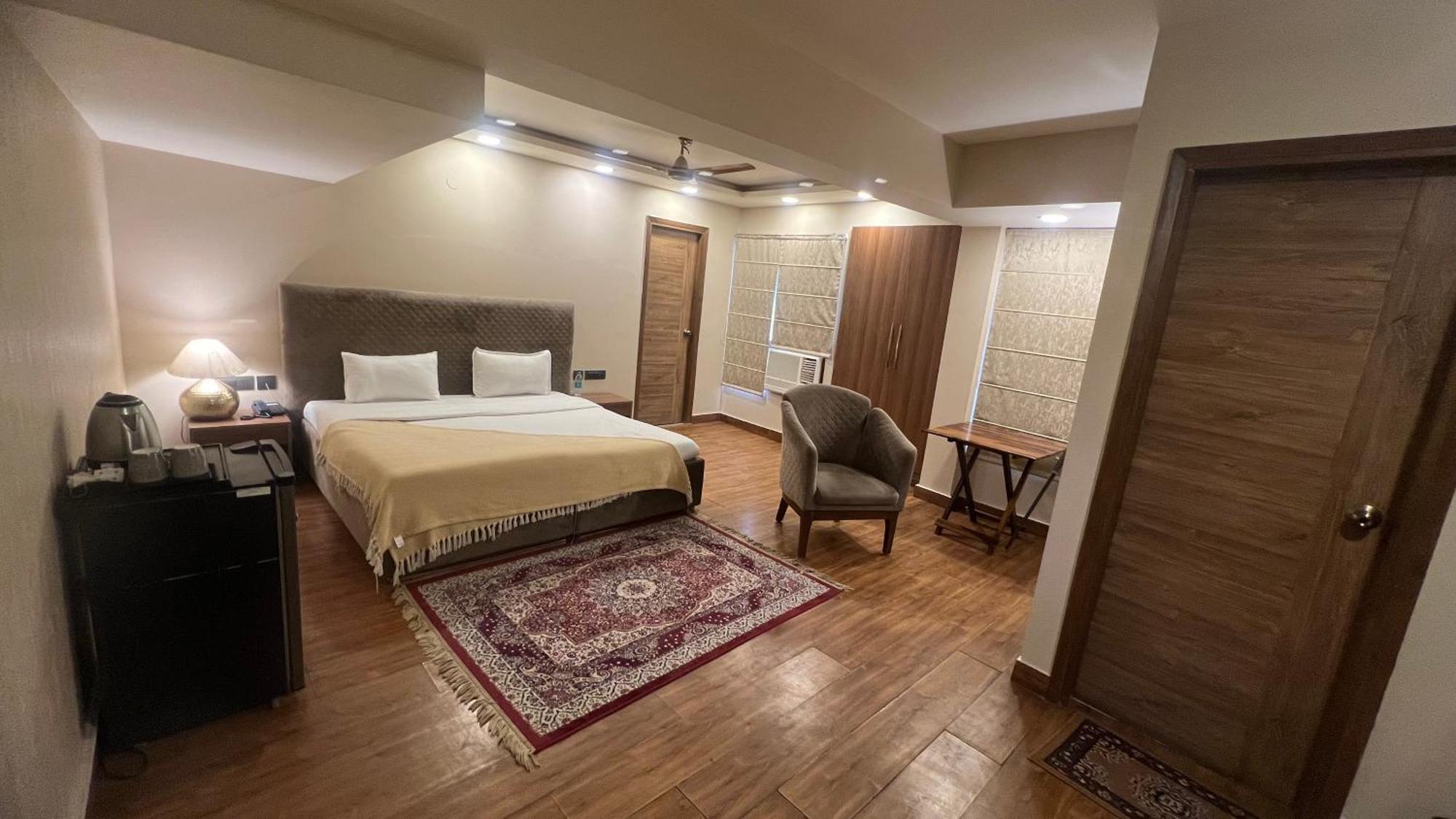 เดอะ ดรีมเฮาส์ Bed & Breakfast นิวเดลี ภายนอก รูปภาพ